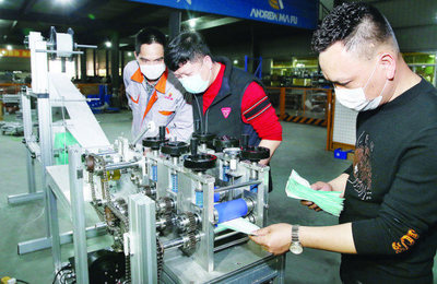 漳州民企成功研发口罩生产机 本月23日将投用23台